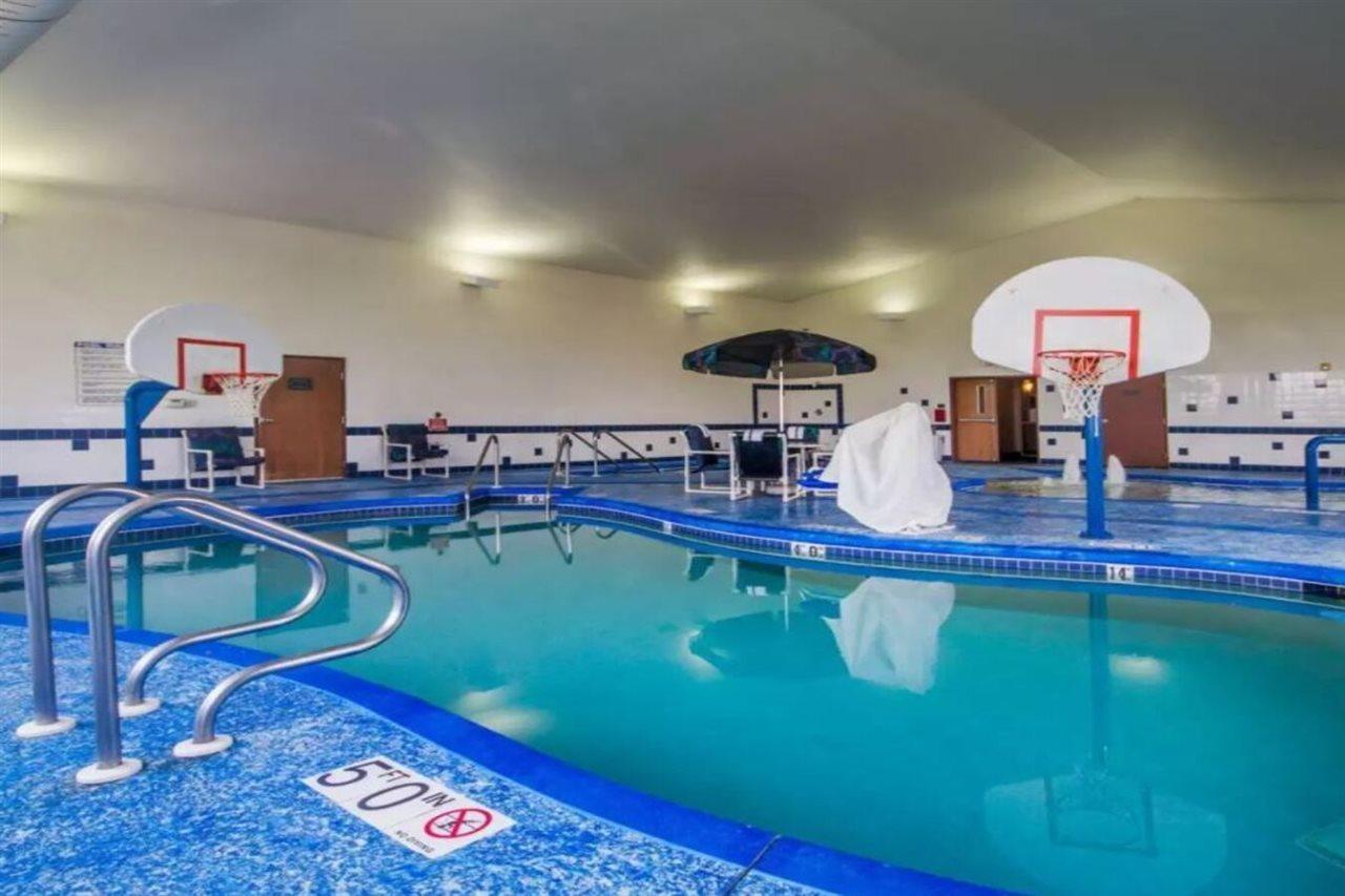 Comfort Inn & Suites Madison North Deforest Ngoại thất bức ảnh
