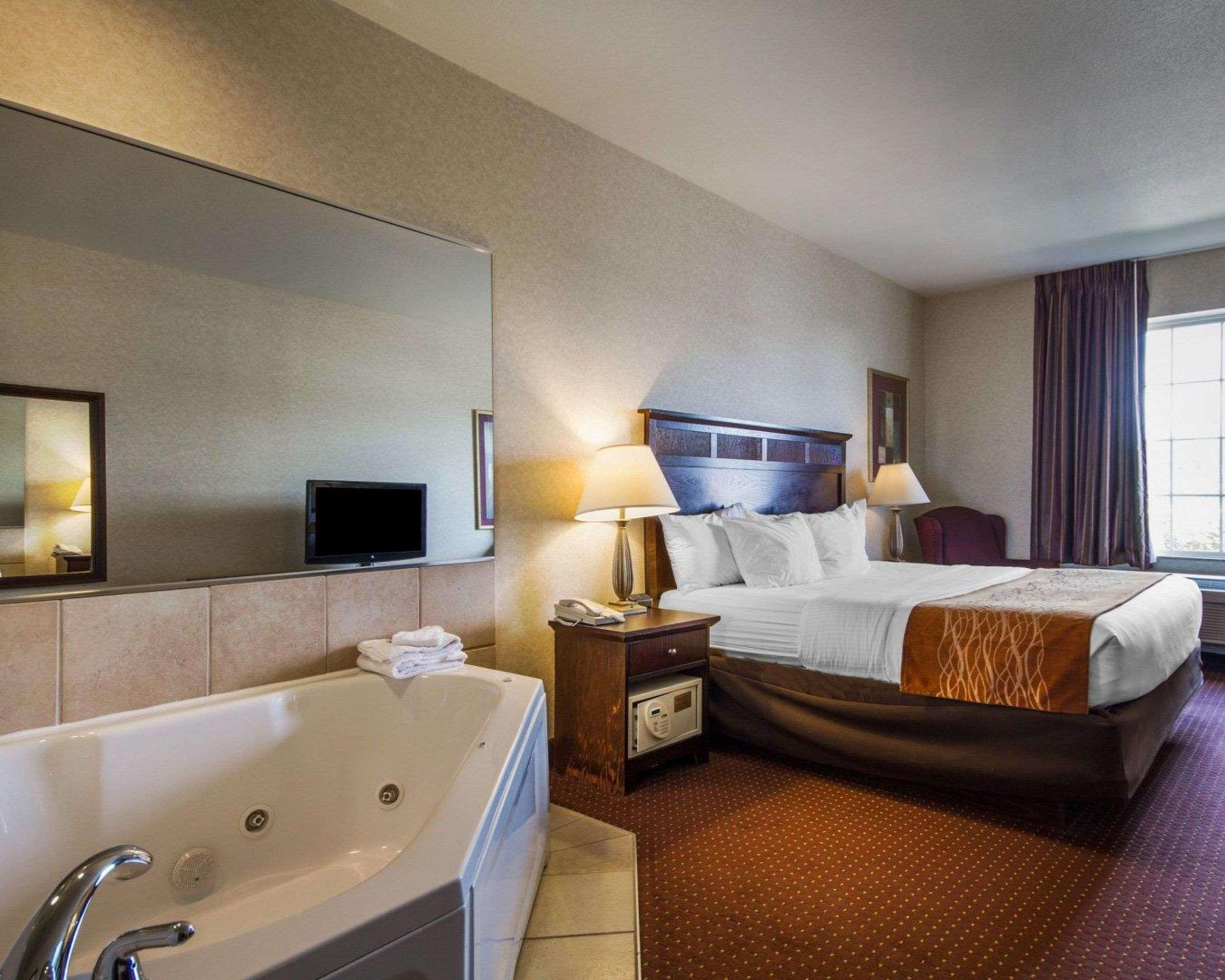 Comfort Inn & Suites Madison North Deforest Ngoại thất bức ảnh