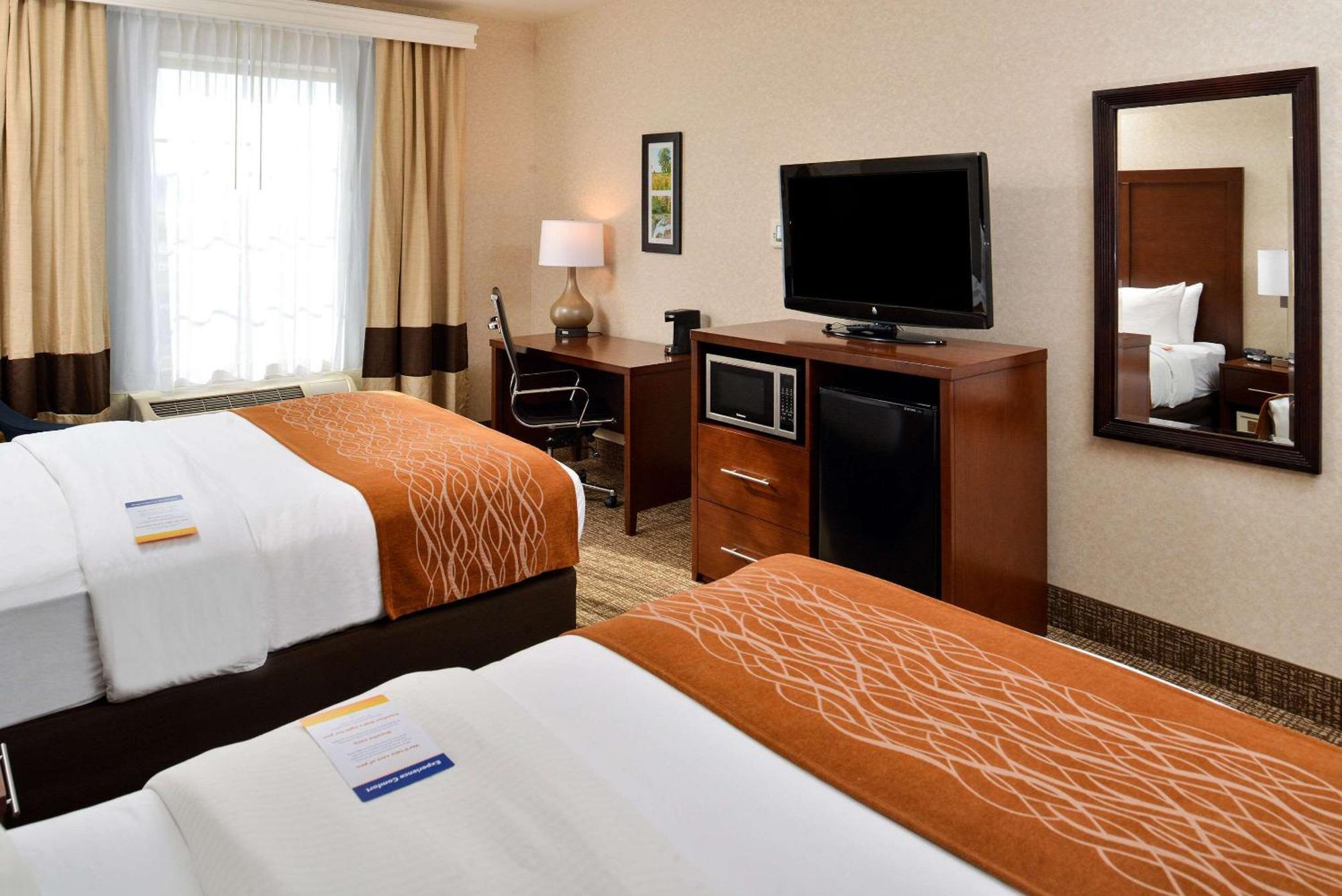 Comfort Inn & Suites Madison North Deforest Ngoại thất bức ảnh