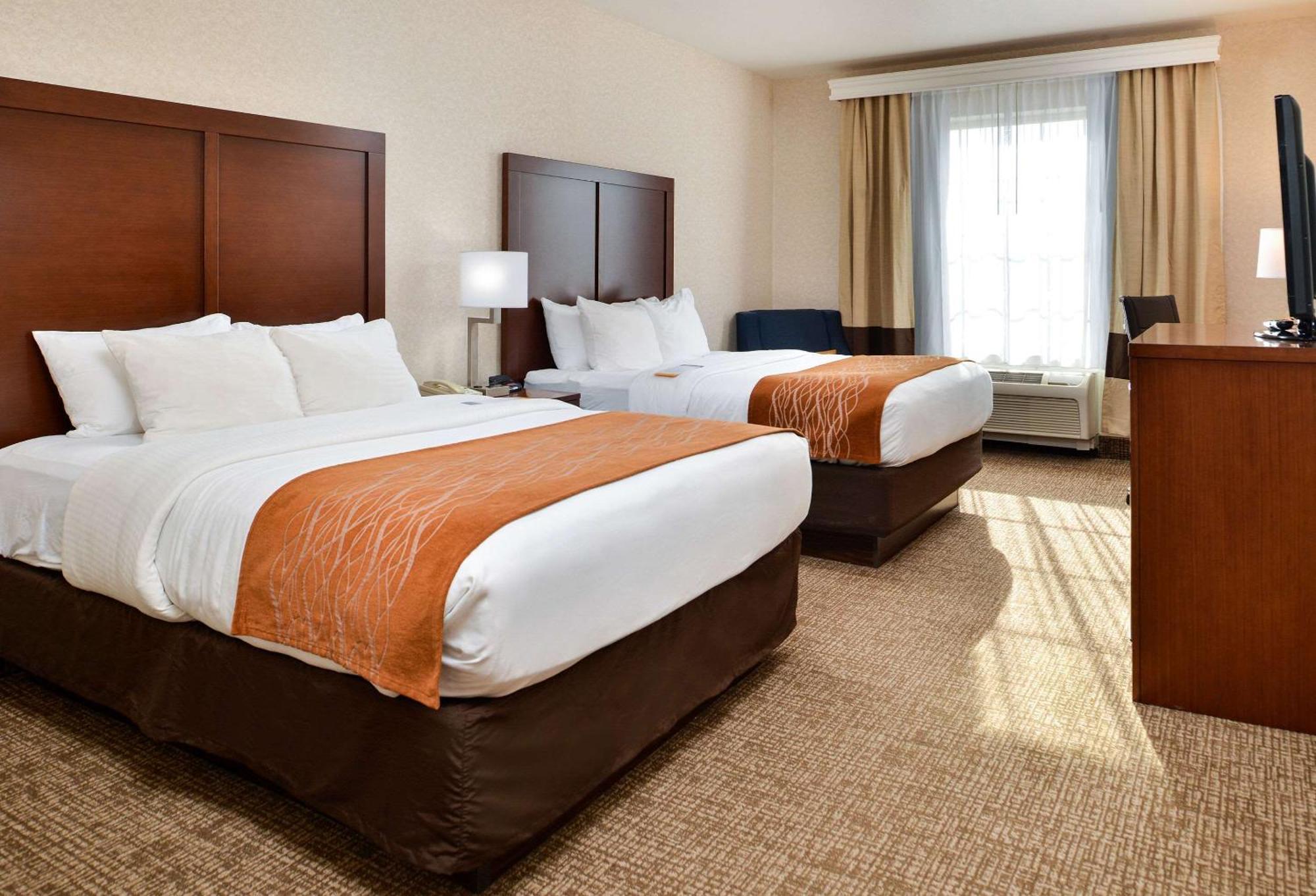 Comfort Inn & Suites Madison North Deforest Ngoại thất bức ảnh