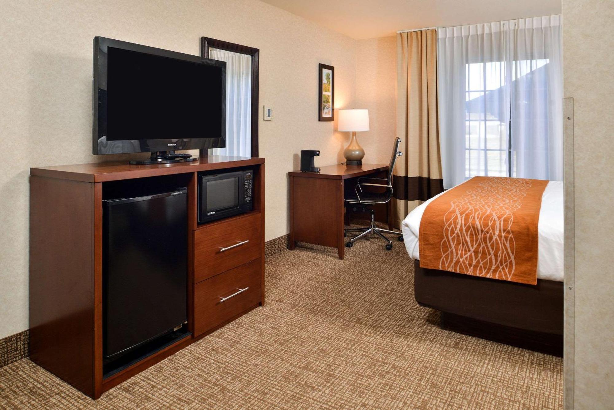 Comfort Inn & Suites Madison North Deforest Ngoại thất bức ảnh