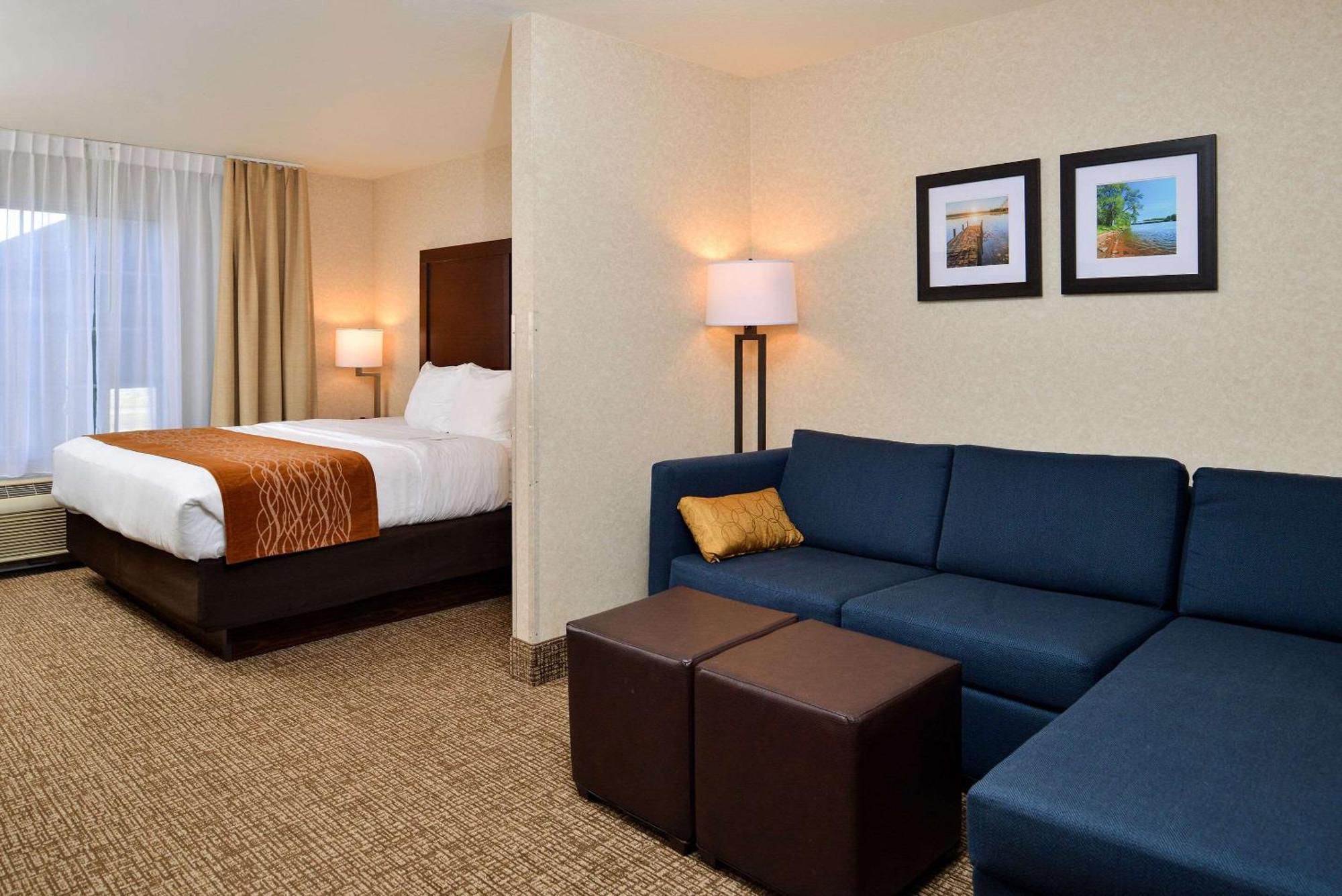Comfort Inn & Suites Madison North Deforest Ngoại thất bức ảnh