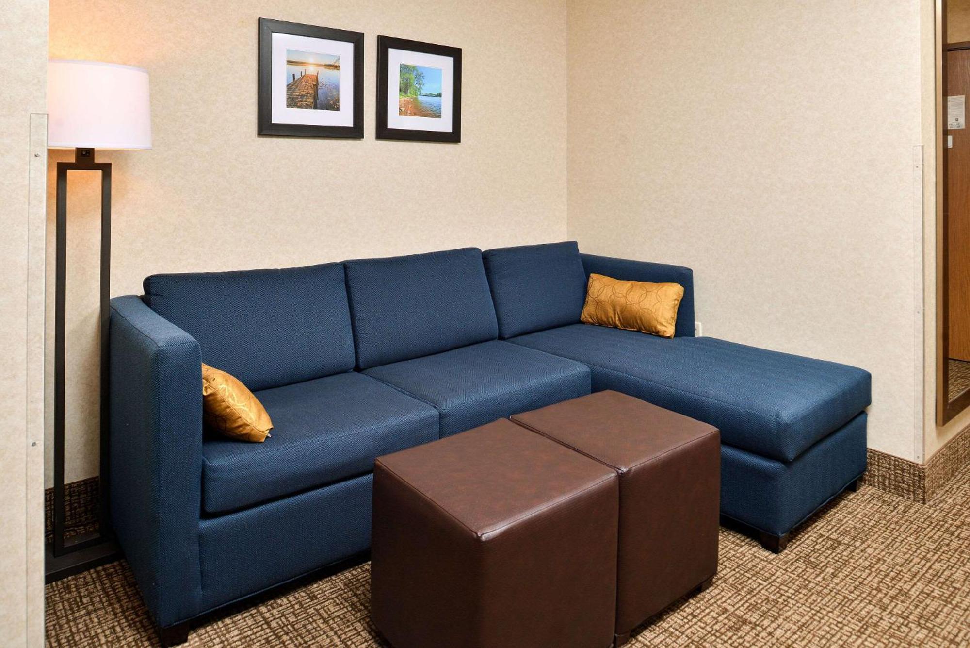 Comfort Inn & Suites Madison North Deforest Ngoại thất bức ảnh