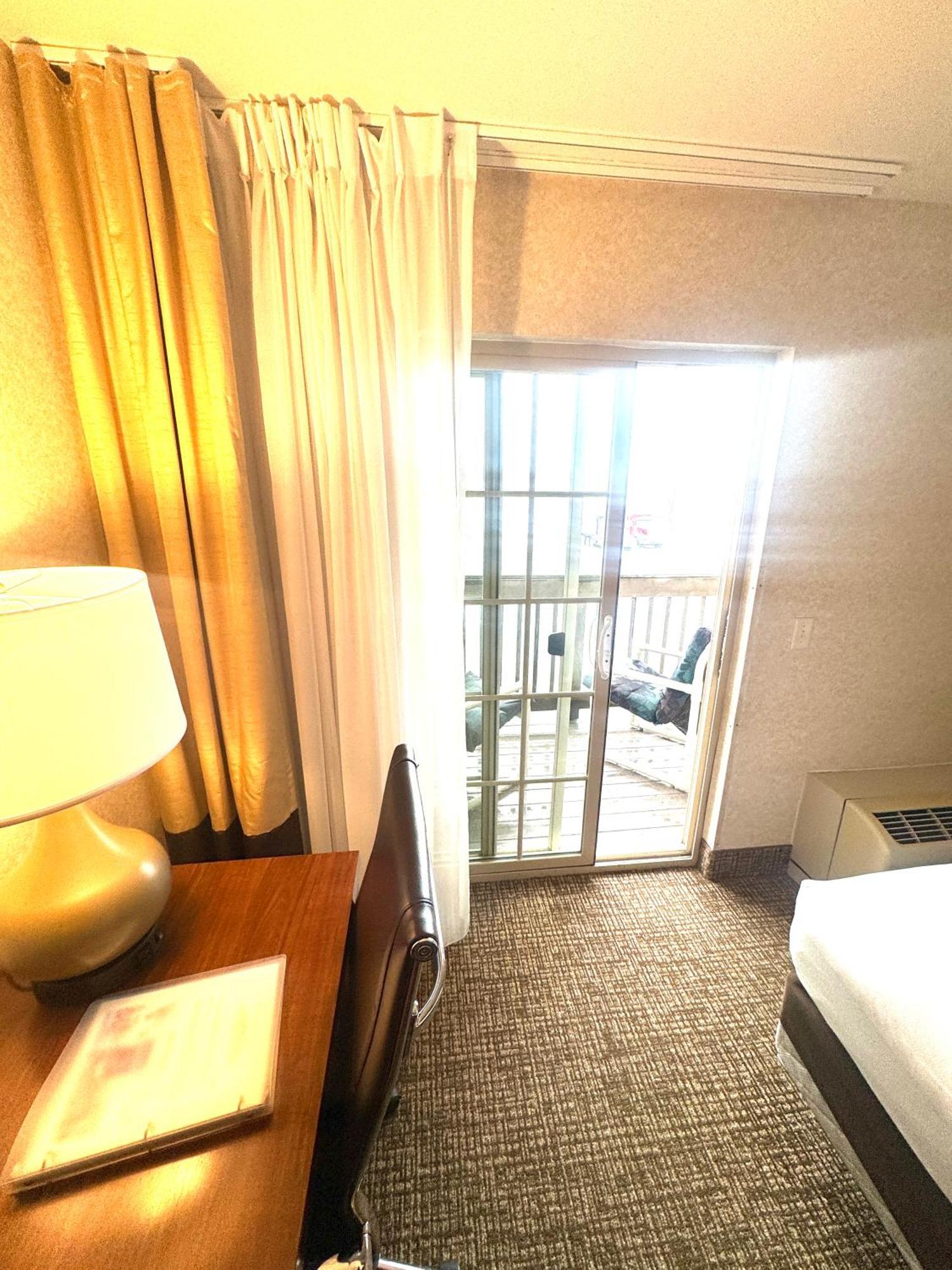 Comfort Inn & Suites Madison North Deforest Ngoại thất bức ảnh