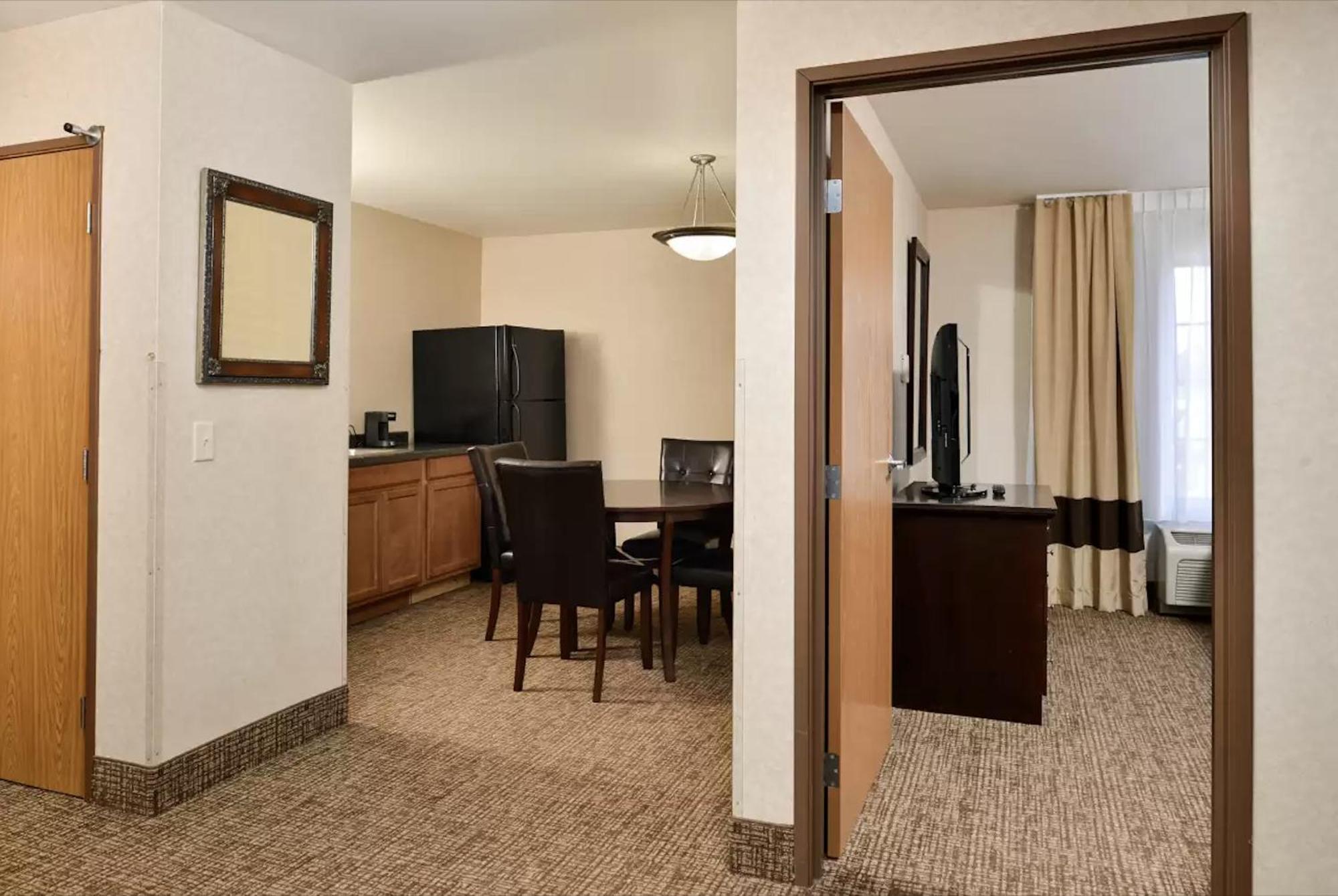 Comfort Inn & Suites Madison North Deforest Ngoại thất bức ảnh