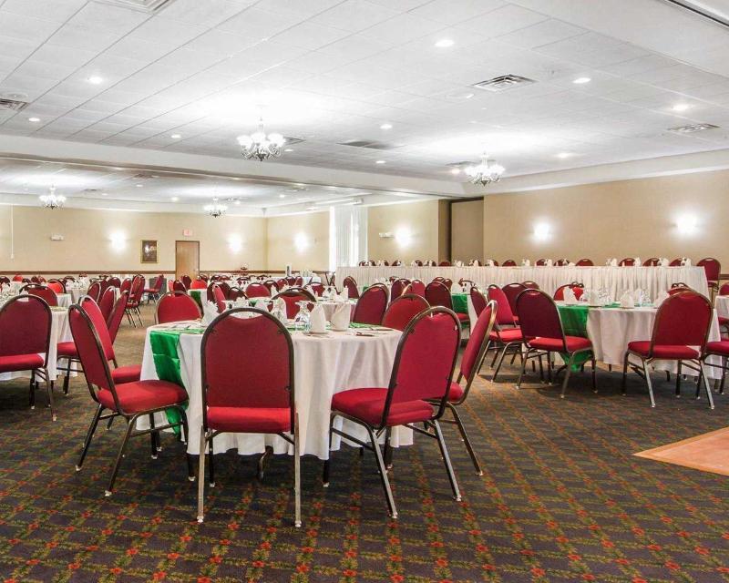 Comfort Inn & Suites Madison North Deforest Ngoại thất bức ảnh